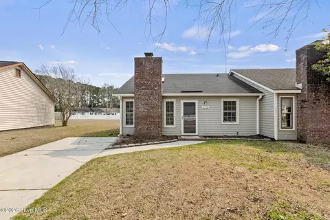 376 W Frances St, Jacksonville, NC 28546