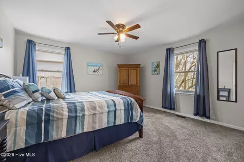 Bedroom - 19 Arrowhead Dr, Hubert, NC 28539 photo 1 of 6