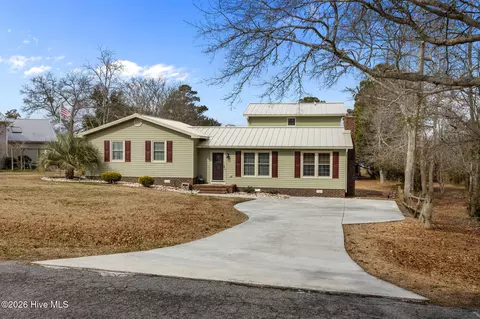 19 Arrowhead Dr, Hubert, NC 28539