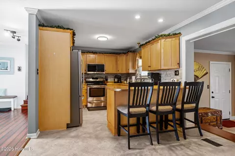 Kitchen - 19 Arrowhead Dr, Hubert, NC 28539 photo 1 of 4