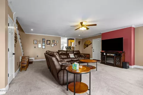 Living - 19 Arrowhead Dr, Hubert, NC 28539 photo 1 of 1