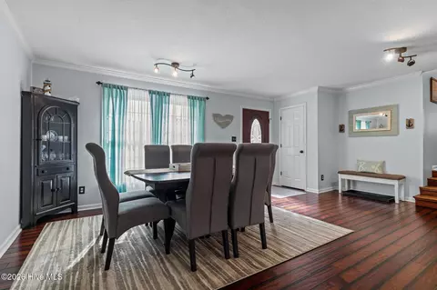 Dining - 19 Arrowhead Dr, Hubert, NC 28539 photo 1 of 2