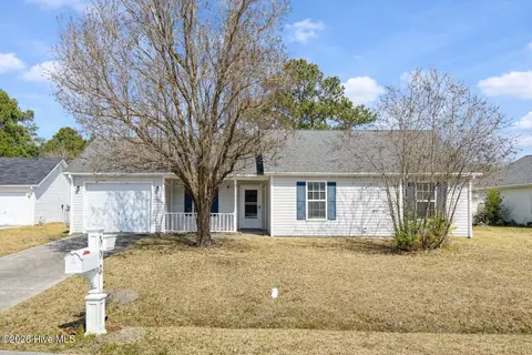 302 Paddock Pl, Jacksonville, NC 28546