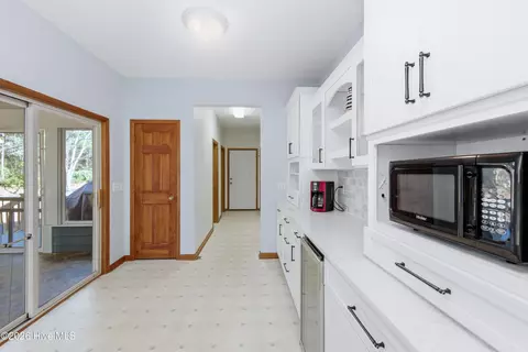 Entry Way - 35 Harold Ct, Hampstead, NC 28443 photo 1 of 2