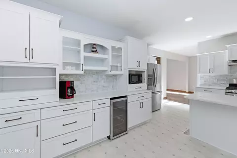 Kitchen - 35 Harold Ct, Hampstead, NC 28443 photo 2 of 2