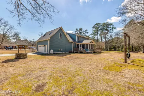 Exterior - 35 Harold Ct, Hampstead, NC 28443 photo 3 of 4