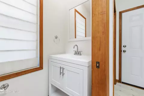 Bath - 35 Harold Ct, Hampstead, NC 28443 photo 2 of 2
