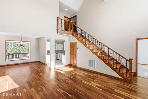 Living - 35 Harold Ct, Hampstead, NC 28443 photo 2 of 2