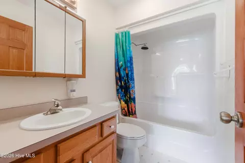 Bath - 35 Harold Ct, Hampstead, NC 28443 photo 1 of 2