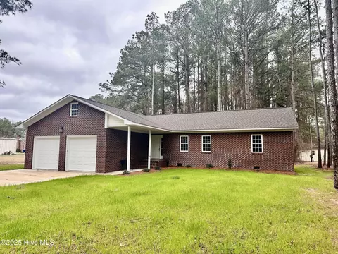 216 Coastal Dr, Washington, NC 27889
