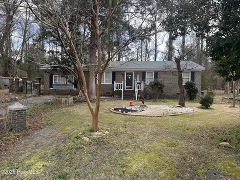 111 Lynn Ct, Jacksonville, NC 28540