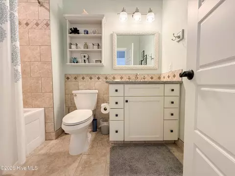 Bath - 104 Grey Moss Ct, Hampstead, NC 28443 photo 8 of 8