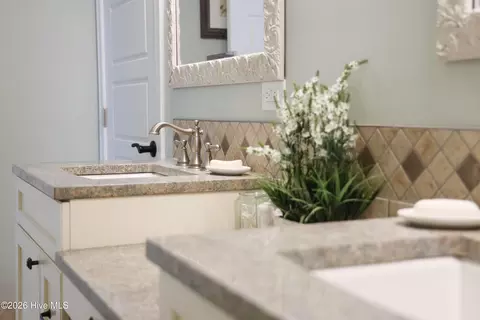 Bath - 104 Grey Moss Ct, Hampstead, NC 28443 photo 6 of 8