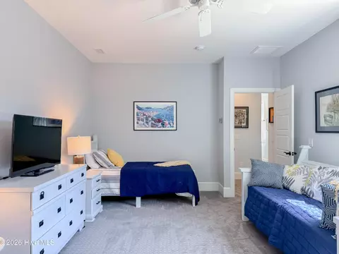 Bedroom - 104 Grey Moss Ct, Hampstead, NC 28443 photo 6 of 8
