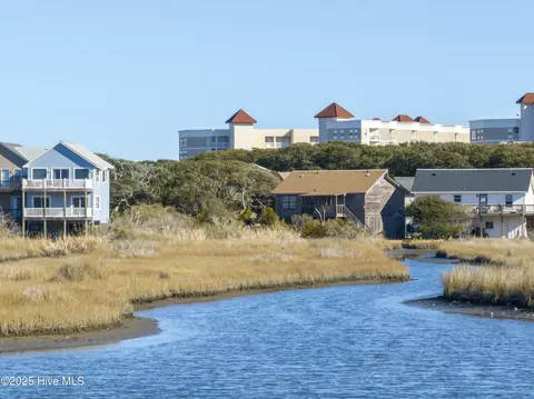 320 Bay Cir, North Topsail Beach, NC 28460