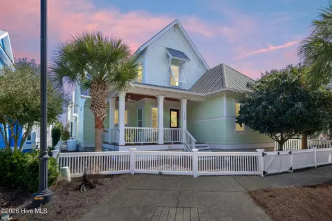 1225 Searay Ln, Carolina Beach, NC 28428