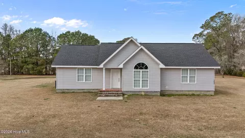 21 Spring Ln, Whiteville, NC 28472