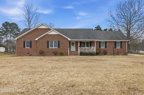 1520 Jones Dr, Elizabeth City, NC 27909