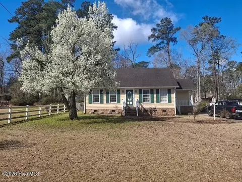 1217 Forest Dr, Whiteville, NC 28472