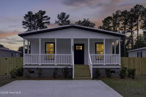 1021 Pine Ridge Ct, Castle Hayne, NC 28429