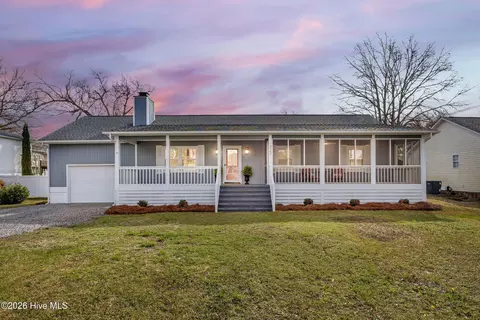 322 NE 57th St, Oak Island, NC 28465