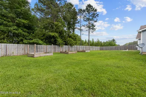 Exterior - 105 Nautical Wave Rd, Hubert, NC 28539 photo 2 of 7