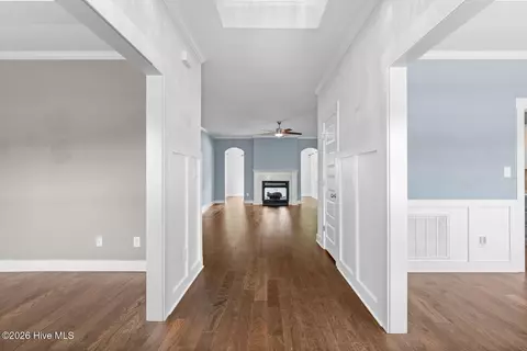 Entry Way - 105 Nautical Wave Rd, Hubert, NC 28539 photo 1 of 5