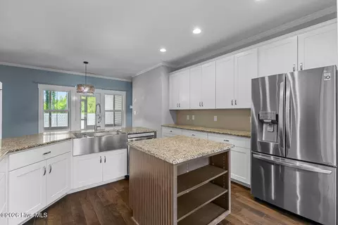 Kitchen - 105 Nautical Wave Rd, Hubert, NC 28539 photo 2 of 3