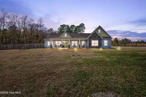 105 Nautical Wave Rd, Hubert, NC 28539