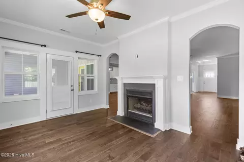 Living - 105 Nautical Wave Rd, Hubert, NC 28539 photo 3 of 6