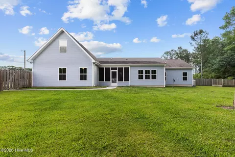 Exterior - 105 Nautical Wave Rd, Hubert, NC 28539 photo 3 of 7