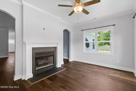 Living - 105 Nautical Wave Rd, Hubert, NC 28539 photo 2 of 6