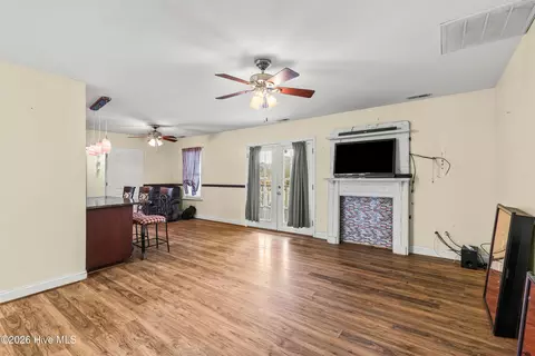 175 Thomas Loop Rd, Jacksonville, NC 28540 photo 7