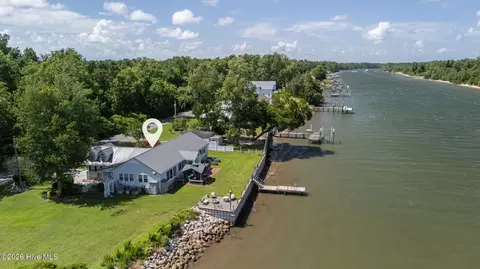1074 Sea Gate Dr, Newport, NC 28570