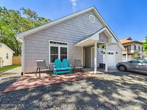 2805 E Yacht Dr, Oak Island, NC 28465
