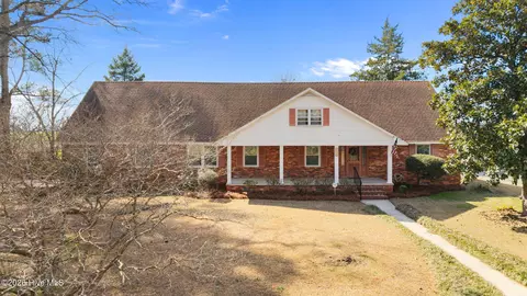 1700 Hardee Rd, Kinston, NC 28504