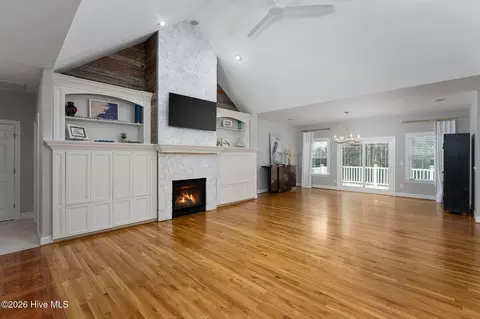 Living - 205 E Loon Ct, Hampstead, NC 28443 photo 2 of 2