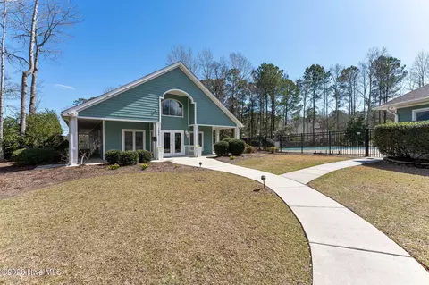 Exterior - 205 E Loon Ct, Hampstead, NC 28443 photo 3 of 17