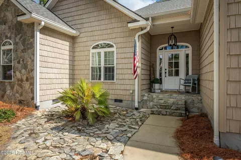 Exterior - 205 E Loon Ct, Hampstead, NC 28443 photo 1 of 17