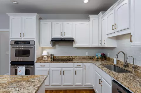 Kitchen - 205 E Loon Ct, Hampstead, NC 28443 photo 3 of 4