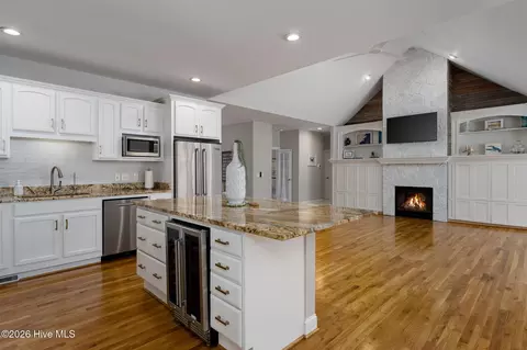 Kitchen - 205 E Loon Ct, Hampstead, NC 28443 photo 4 of 4