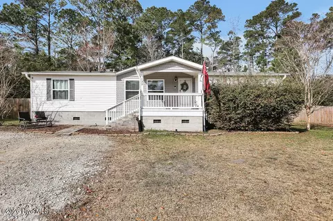 132 Holiday Dr, Hampstead, NC 28443