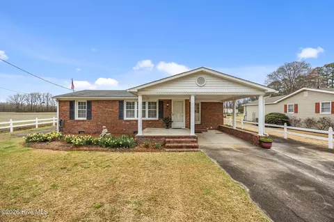 437 E Kornegay St, Dover, NC 28526
