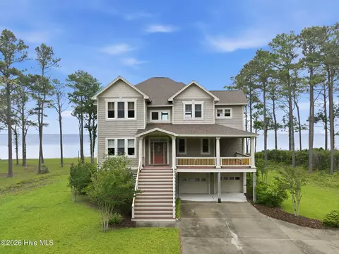 486 Sandy Point Dr, Beaufort, NC 28516