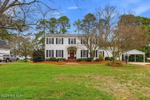 206 Ramblewood Dr, Mount Olive, NC 28365