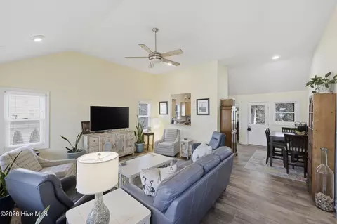 103 Captain Hobbs Ct, Kitty Hawk, NC 27949 photo 2