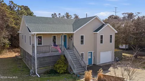 103 Captain Hobbs Ct, Kitty Hawk, NC 27949