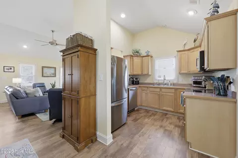 103 Captain Hobbs Ct, Kitty Hawk, NC 27949 photo 3