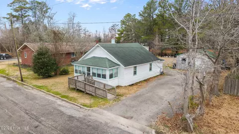 406 Howard St, Columbia, NC 27925