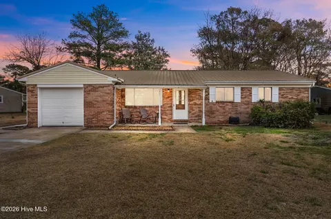 401 Ramsey Dr, Jacksonville, NC 28540